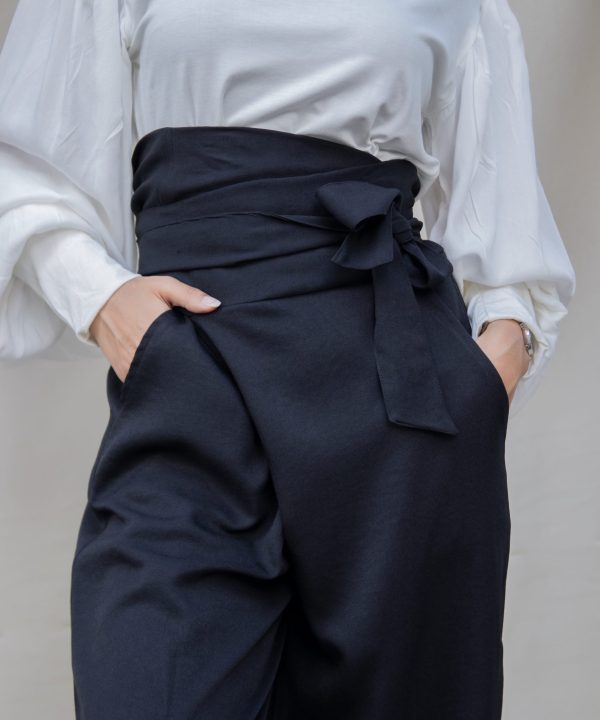 بنطلون فيونكة اسود