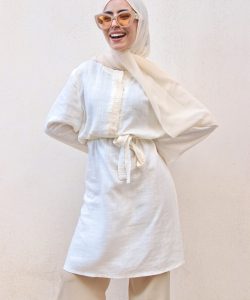 بلوزة كتان اوف وايت بكنار اوف وايت