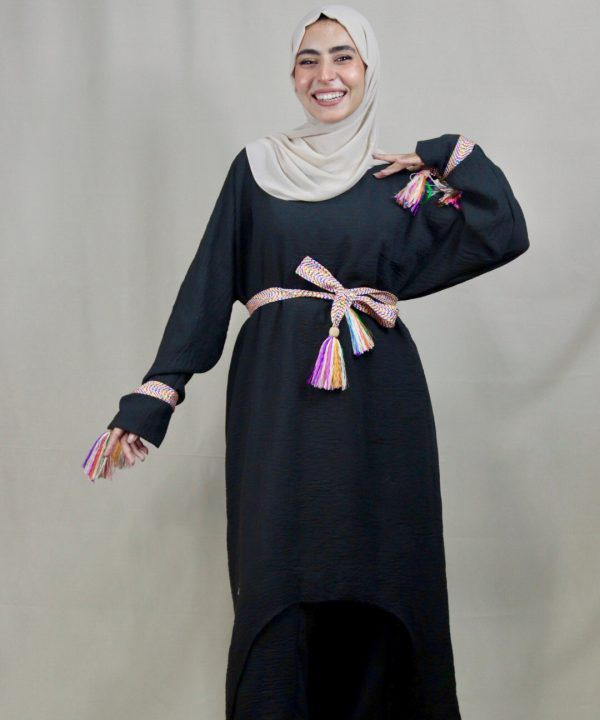 سوت اسود بكنار ملون