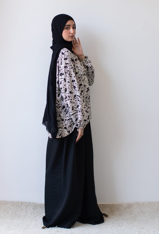 Black flowry blouse - Image 3
