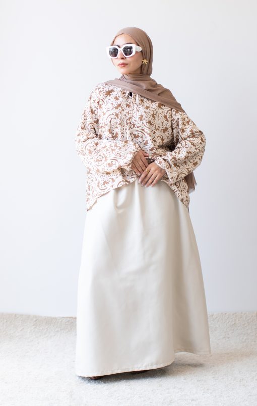 Beige flowry blouse - Image 7