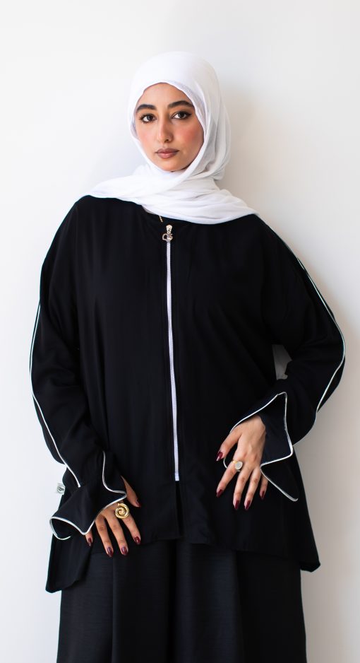 ⁦بلوزة اسود بكنار فضي⁩ - الصورة ⁦2⁩