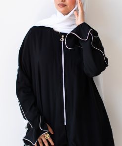 بلوزة اسود بكنار فضي