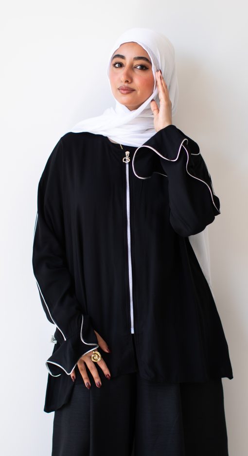 بلوزة اسود بكنار فضي