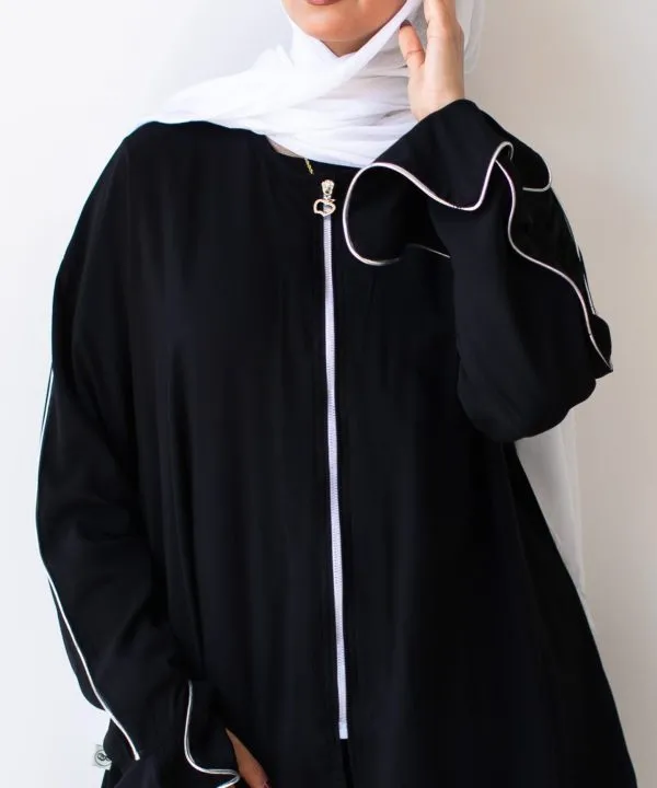 بلوزة اسود بكنار فضي