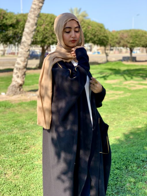 ⁦كاردي اسود في ذهبي⁩ - الصورة ⁦17⁩