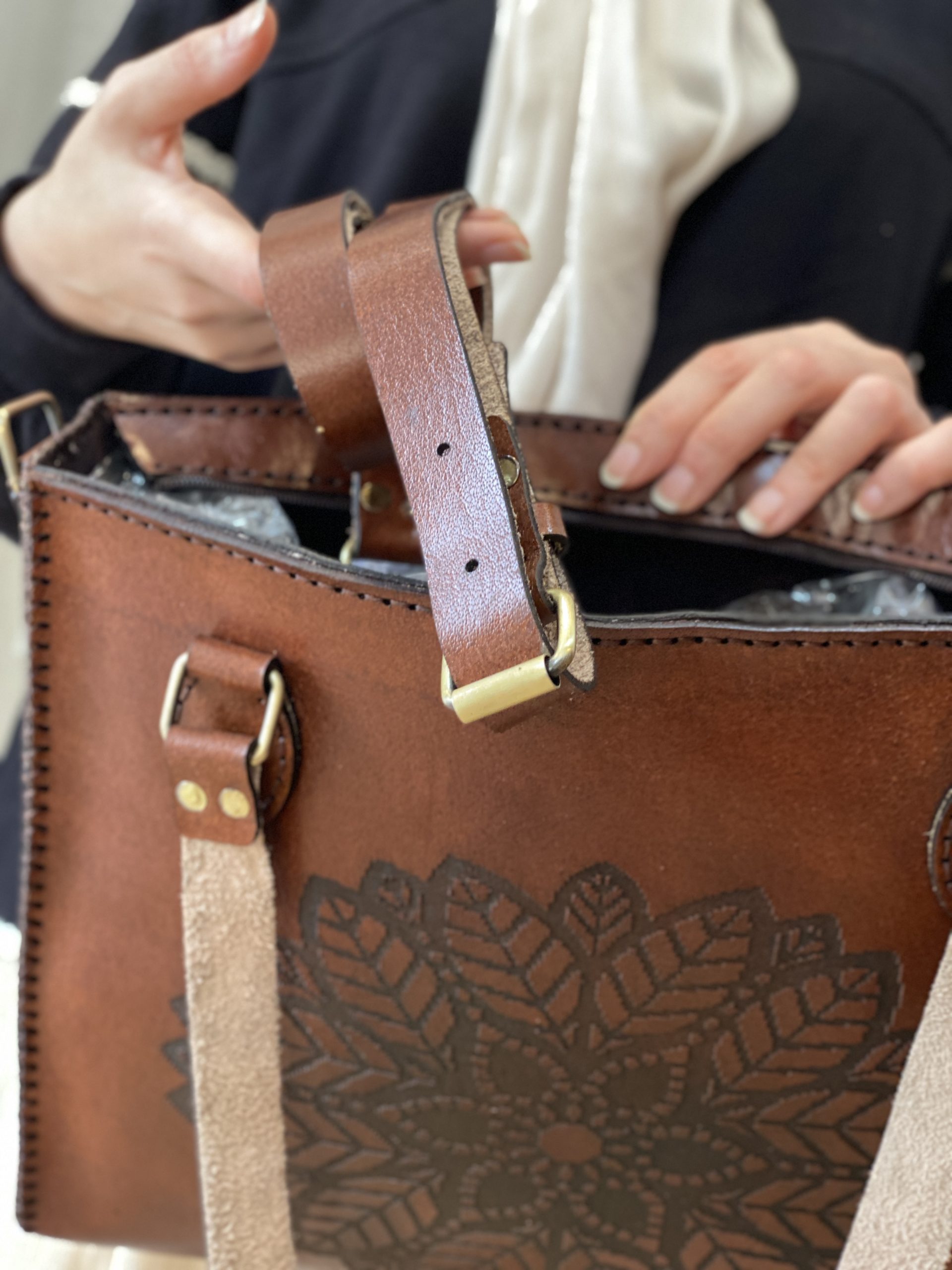 Details of Grace Bag - Image 8