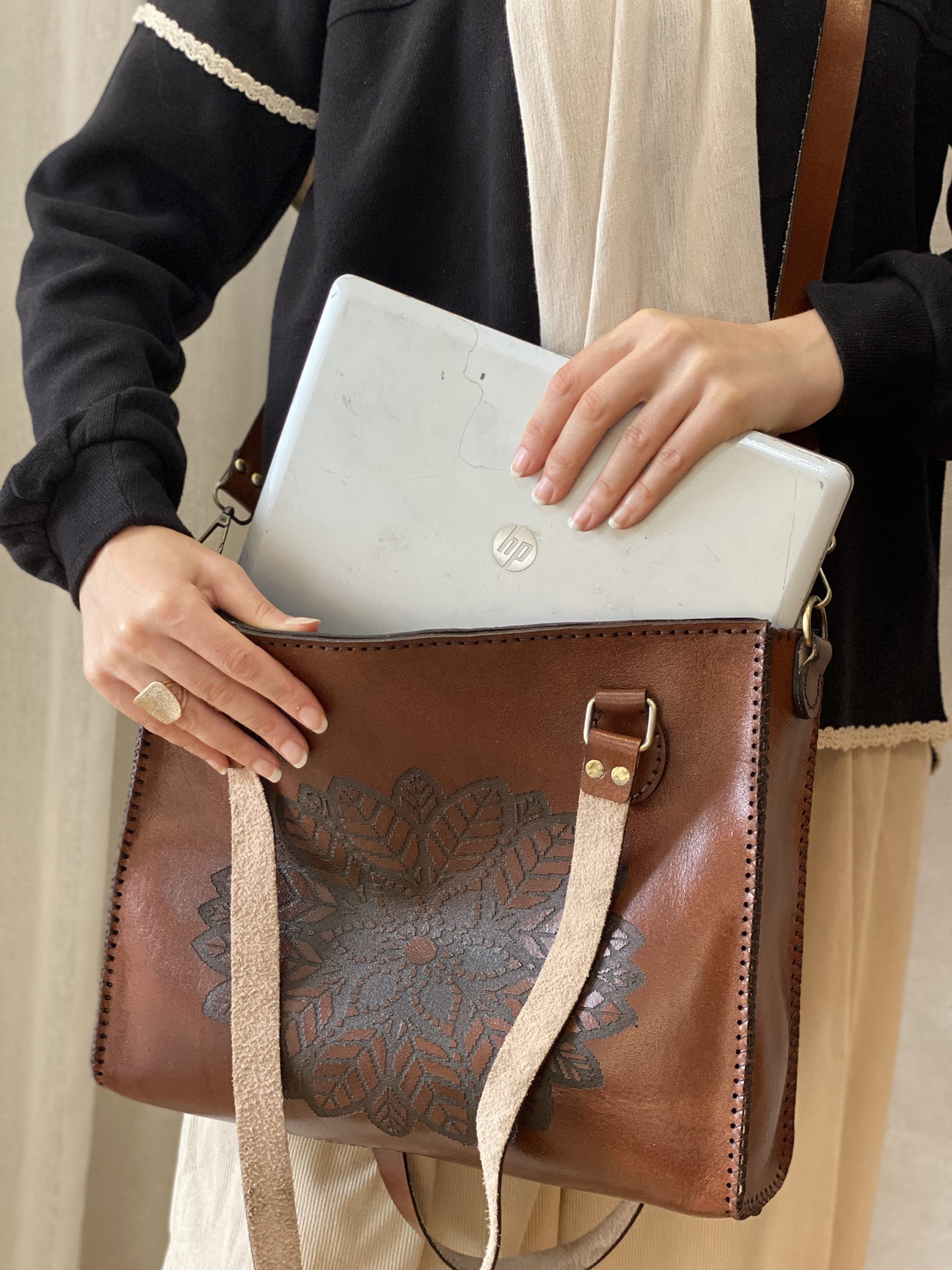 Details of Grace Bag - Image 12