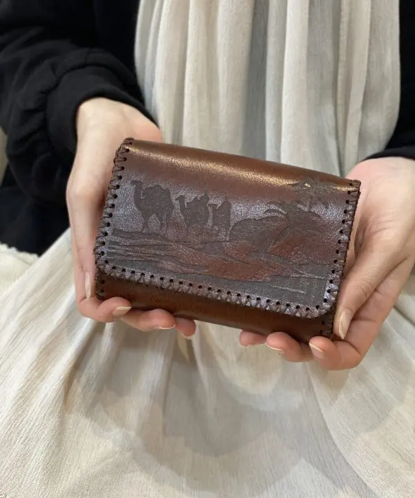 محفظة لمسة فن